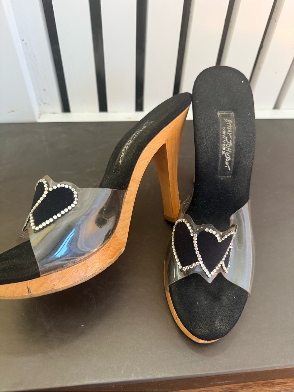 BETSEY JOHNSON VINTAGE RARE (1990's) SEXY WOODEN/PVC preowned size 8